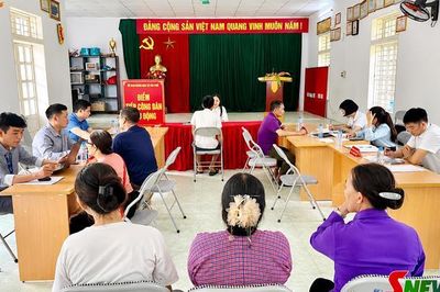 Xuống tận bản, ra tận ruộng gỡ khó cho dân