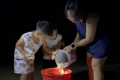 Về biển đêm chạy còng