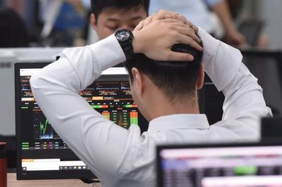 VN-Index đi ngang, nhà đầu tư vẫn thua đậm vì 'xanh vỏ, đỏ lòng'