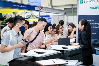 Trải nghiệm công nghệ AI và số hóa không gian làm việc tại VietOffice 2026