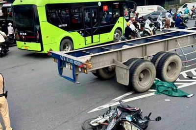 Cô gái trẻ tử vong tại 'khúc cua tử thần'