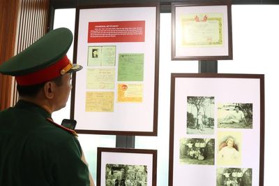 Hồ sơ cán bộ đi B – Kho ký ức xúc động về một thời hoa lửa