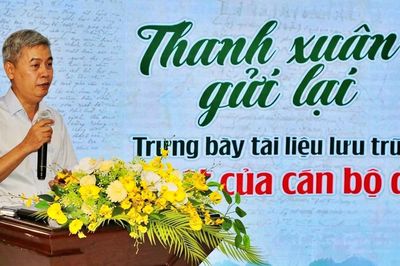 'Thanh xuân gửi lại' mở kho lưu trữ ký ức và kỷ vật của cán bộ đi B