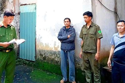 Nguyễn Thị Thanh Thúy cùng 3 gã đàn ông dựng kịch bản 'mờ ám' tại quán cà phê, ép khách đưa tiền