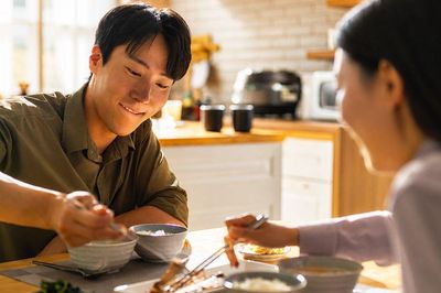 Vợ chồng nào 'hễ mở miệng là cãi nhau' nhất định đừng bỏ qua bài viết này!