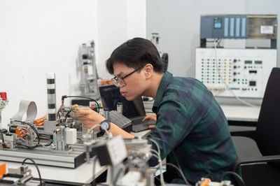 Nghị quyết số 10-NQ/TW: 'Cú hích' niềm tin và chiến lược tái định vị FDI trong hệ sinh thái Việt Nam