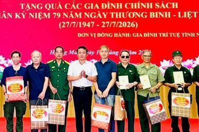 Hà Nội tặng 2.107 suất quà người có công dịp Quốc khánh