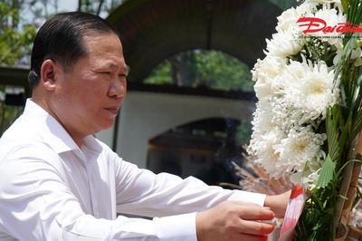 Đoàn công tác của Đảng ủy MTTQ, các đoàn thể Trung ương dâng hương tại Ngã ba Đồng Lộc