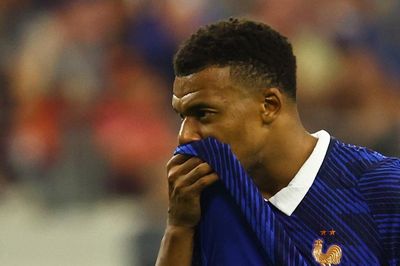 CĐV Pháp: 'Đội tuyển này đúng là FC Mbappe'