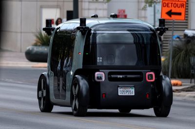 Zoox triệu hồi toàn bộ dàn xe robotaxi tại Mỹ