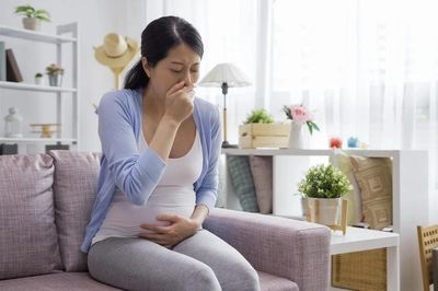 Mẹ bầu ăn gì để 'đánh bay' cơn buồn nôn khi ốm nghén?