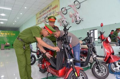 Quảng Ngãi: Kiên quyết xử lý nạn 'độ' xe điện gây mất an toàn