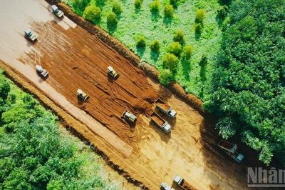 [Ảnh] Tăng tốc thi công cao tốc Dầu Giây-Tân Phú