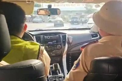Cảnh sát giao thông Quảng Trị hỗ trợ dẫn đường cho xe chở bệnh nhân đi cấp cứu