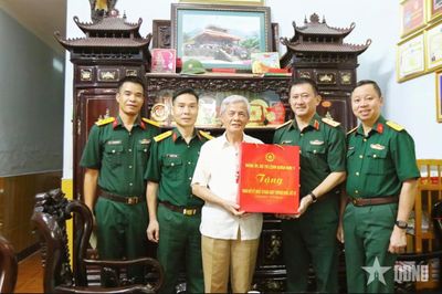 Trung tướng La Công Phương thăm, tri ân các đồng chí nguyên thủ trưởng Bộ tư lệnh Quân khu 1