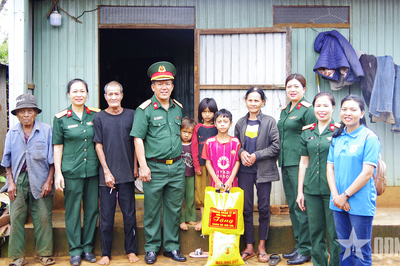 Trung đoàn 29 (Quân đoàn 34) tri ân gia đình chính sách, người có công