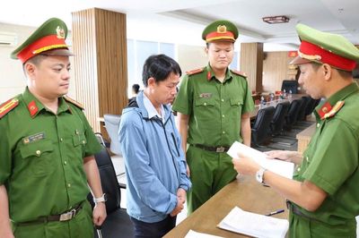 Khởi tố cựu chuyên viên vi phạm quy định đấu thầu