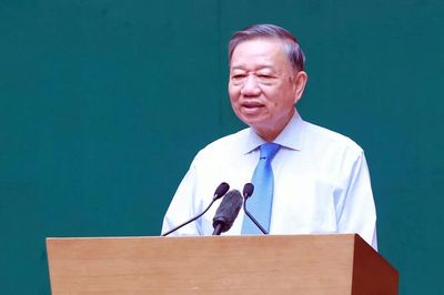 Xây dựng lực lượng Cảnh sát nhân dân cách mạng, chính quy, tinh nhuệ, hiện đại