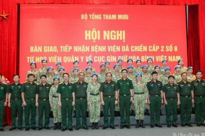 Cục Gìn giữ hòa bình Việt Nam tiếp nhận Bệnh viện dã chiến cấp 2 số 8 và Đội Công binh số 5