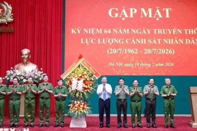 Tổng Bí thư, Chủ tịch nước Tô Lâm dự gặp mặt các thế hệ lực lượng Cảnh sát nhân dân