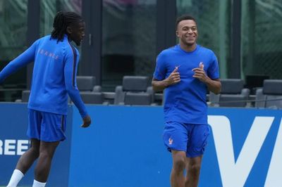 Pháp - Anh tranh hạng Ba World Cup: Trận đấu không ai muốn, nhưng không thể buông!