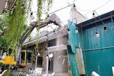 Hà Nội cưỡng chế loạt nhà bịt tôn, xây dựng 'chui'