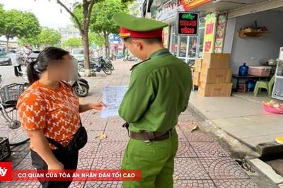 Phường Long Biên (Hà Nội) siết xử lý lấn chiếm hè phố, góp phần bảo đảm an toàn giao thông