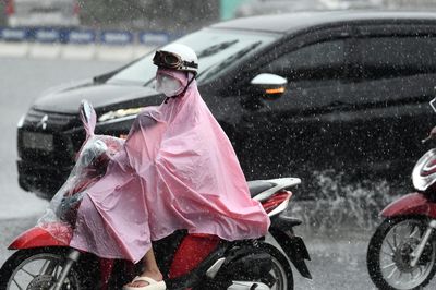 Dự báo thời tiết 18/7/2026: Miền Bắc vẫn mưa lớn cục bộ, Trung Bộ nắng nóng