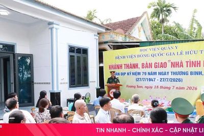 Khánh thành, bàn giao nhà tình nghĩa cho thương binh tại xã Hương Sơn