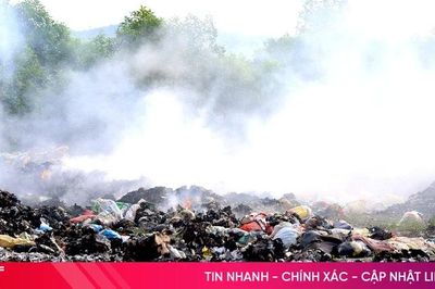 Rác dồn ứ, cháy âm ỉ gây ô nhiễm ở xã Toàn Lưu