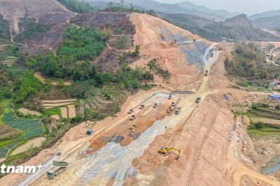 Chậm trễ mặt bằng, nhà thầu yếu kém tại 2 dự án cao tốc qua tỉnh Lâm Đồng