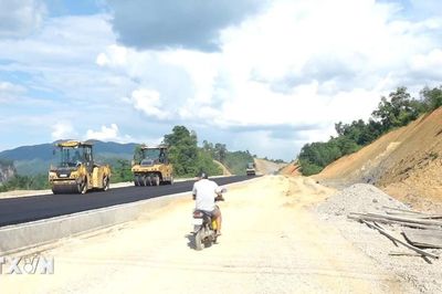 Cảnh báo nguy hiểm khi tự ý vào công trường cao tốc Đồng Đăng-Trà Lĩnh