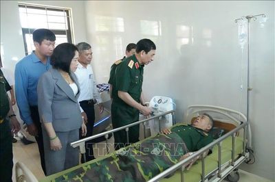 Đại tướng Phan Văn Giang thăm, tặng quà Cơ sở Điều dưỡng thương binh Nho Quan
