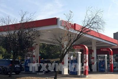 Giá dầu thế giới tăng khoảng 16% trong tuần qua