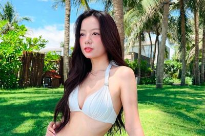 Mỹ nhân 'Mưa Đỏ' đốt mắt với ảnh diện áo tắm quyến rũ