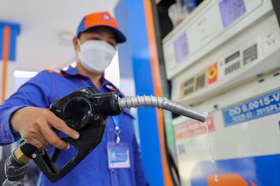 Giá xăng dầu hôm nay 18/7: Tăng rất mạnh