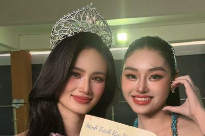 Hoa hậu Ý Nhi rạng rỡ bên Yến Nhi