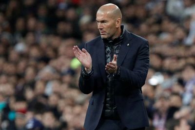 Zinedine Zidane liệu có vượt được cái bóng của Didier Deschamps?