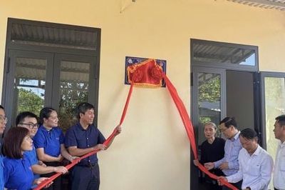 Tuổi trẻ Bộ Công Thương trao gửi nghĩa tình nơi 'miền đất lửa'