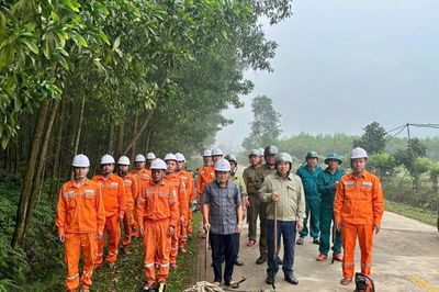 Hà Tĩnh: Chủ động bảo vệ hành lang lưới điện trước mùa mưa bão
