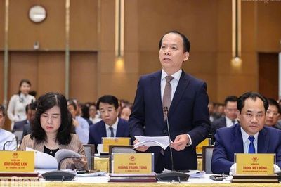 Bộ trưởng Bộ Tư pháp Hoàng Thanh Tùng: Kiên quyết xóa 'giấy phép con', khơi thông điểm nghẽn thể chế