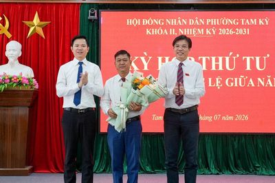 Ông Phan Bá Hội được bầu giữ chức Chủ tịch HĐND phường Tam Kỳ khóa II
