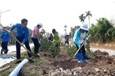 Phát huy vai trò đảng viên đương chức ở nơi cư trú: Từ quy định đến thực tiễn