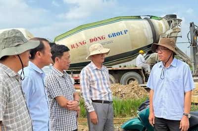 Phó Chủ tịch UBND tỉnh Nguyễn Minh kiểm tra các dự án phía Đông Lâm Đồng
