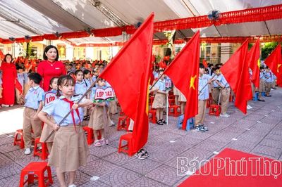 Đồng hành cùng con vào lớp 1