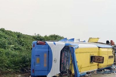 Khẩn trương rà soát các tuyến cao tốc, quốc lộ, kịp thời bổ sung, nâng cấp hệ thống an toàn giao thông