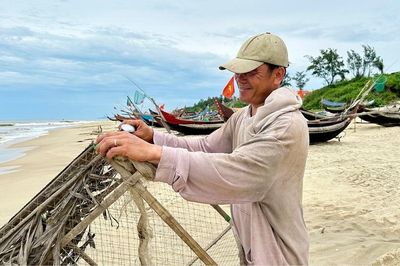 Phú Vinh - Thuyền nan lại rộn ràng ra khơi