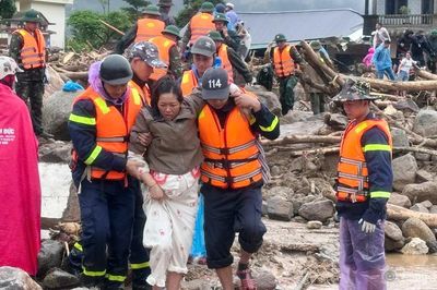 Công an tỉnh Lai Châu căng mình cứu dân giữa lũ dữ