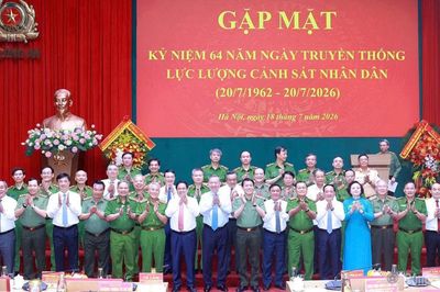 Xây dựng lực lượng Cảnh sát nhân dân cách mạng, chính quy, tinh nhuệ, hiện đại