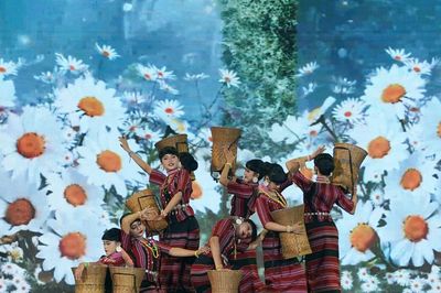 'Carnival - Diễu hành xe hoa' lung linh sắc màu cùng những vũ điệu, âm thanh